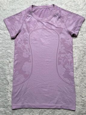 lululemon athletica Lavender Seamless Short Sleeve Top